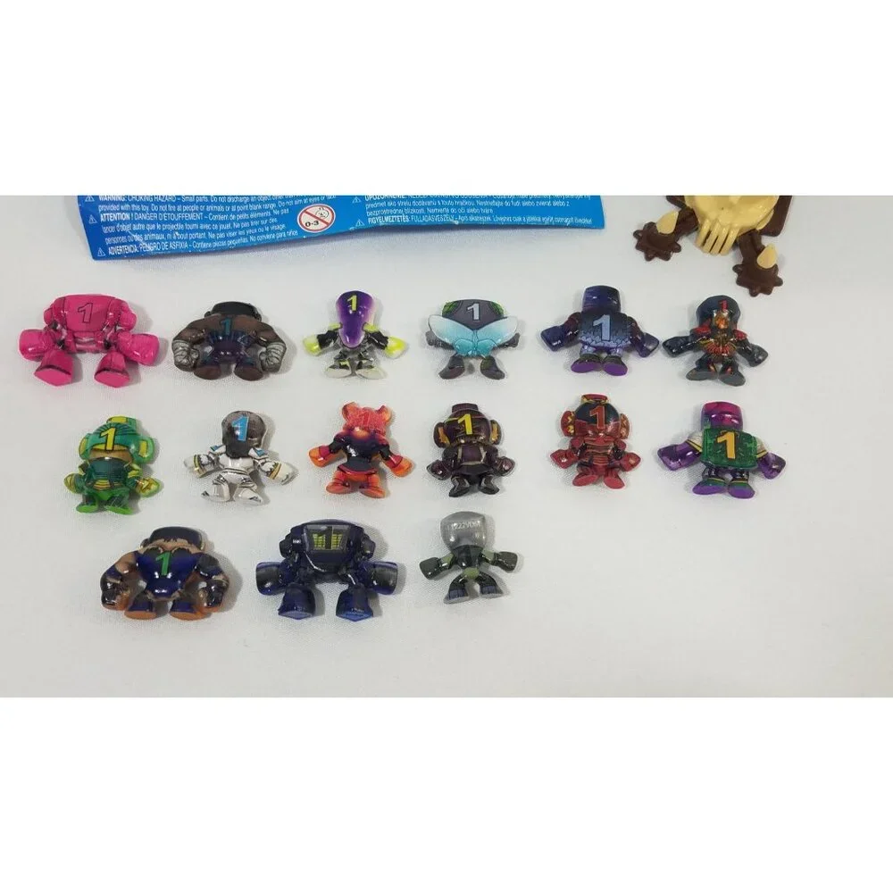 Million Warriors 20-Pack Blind Bag Collection With Launcher Mini Figures